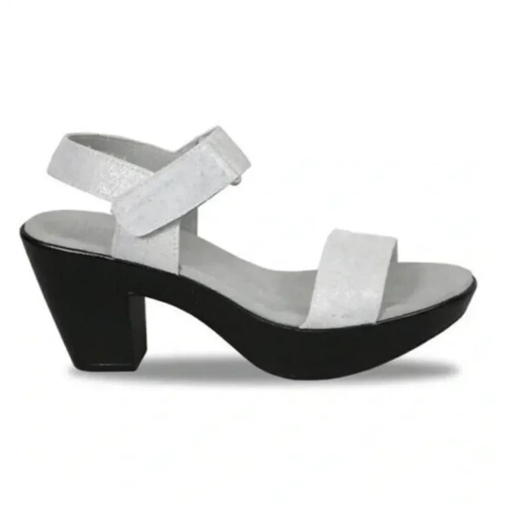 Munro Women's Willa Gray Silver Suede Block Heel Strappy Sandals Size 9N